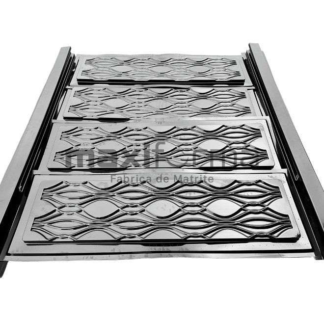 Set Matrite gard panou intreg format din 4 matrite mijloc si 2 stalpi LIS, Model – Farmec
